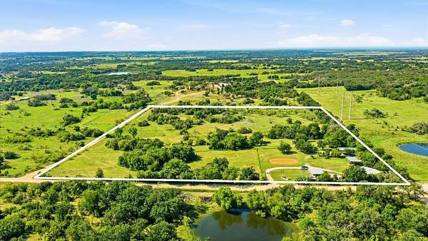 21.3 Acres of Land with Home for Sale in Dublin, Texas