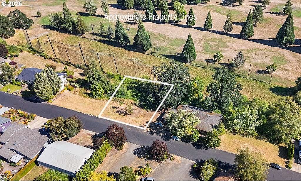 0.32 Acres of Residential Land for Sale in McMinnville, Oregon