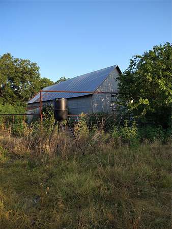 196 Acres of Agricultural Land for Sale in Valley View, Texas