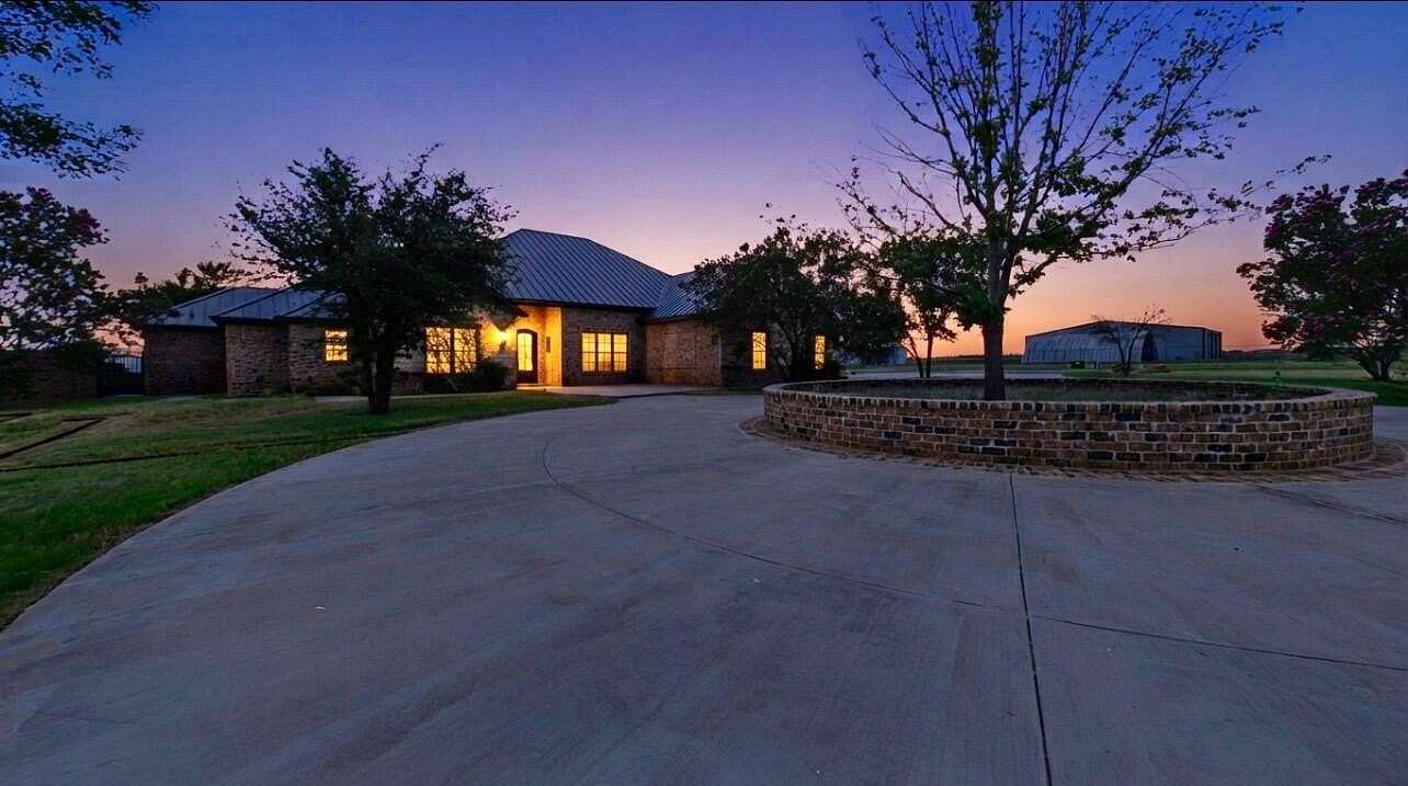 10.4 Acres of Land with Home for Sale in Lubbock, Texas