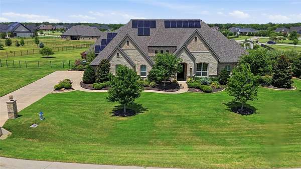 1.85 Acres of Land with Home for Sale in Lucas, Texas