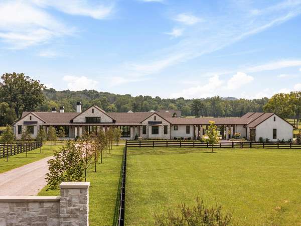7.55 Acres of Land with Home for Sale in Franklin, Tennessee