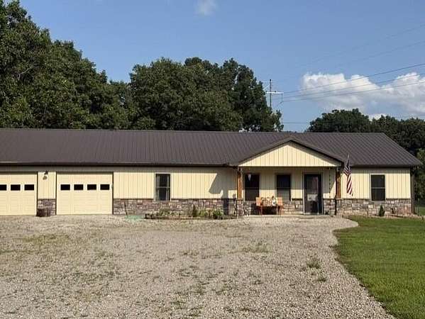 21 Acres of Recreational Land with Home for Sale in Higbee, Missouri