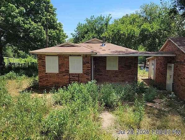 4.66 Acres of Land with Home for Sale in Duncan, Oklahoma