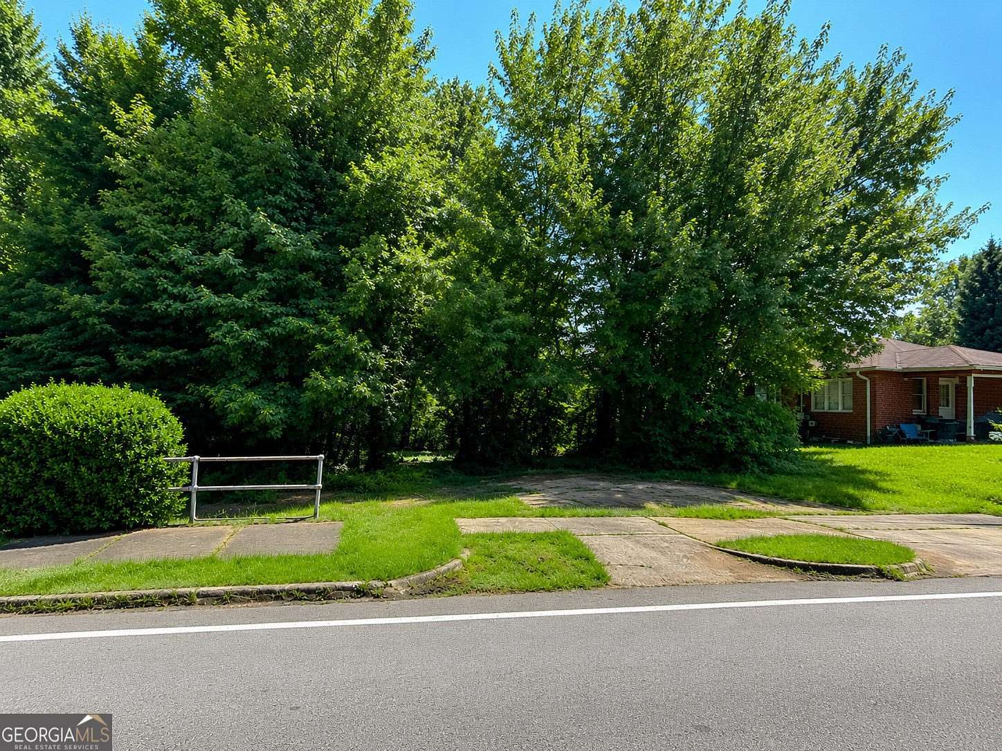 0.5 Acres of Residential Land for Sale in Toccoa, Georgia