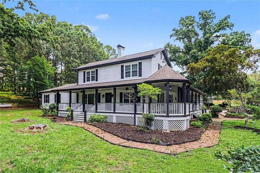 5.3 Acres of Land with Home for Lease in Fayetteville, Georgia