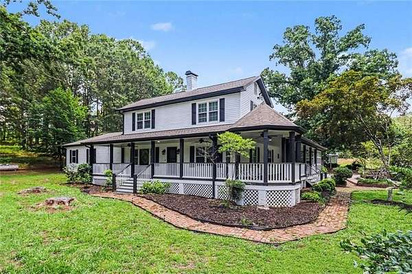 5.3 Acres of Land with Home for Lease in Fayetteville, Georgia