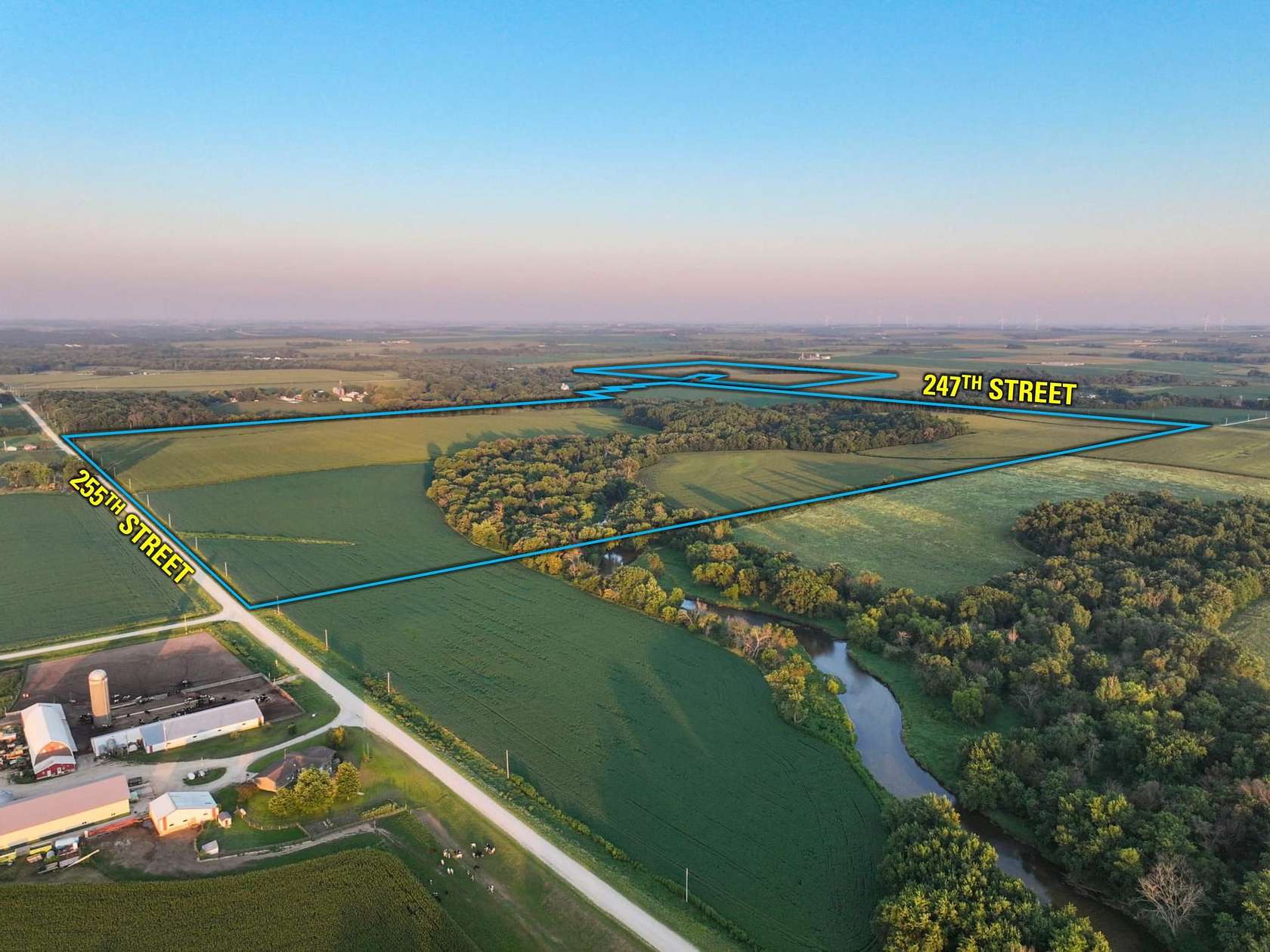 334 Acres of Land for Sale in Waucoma, Iowa
