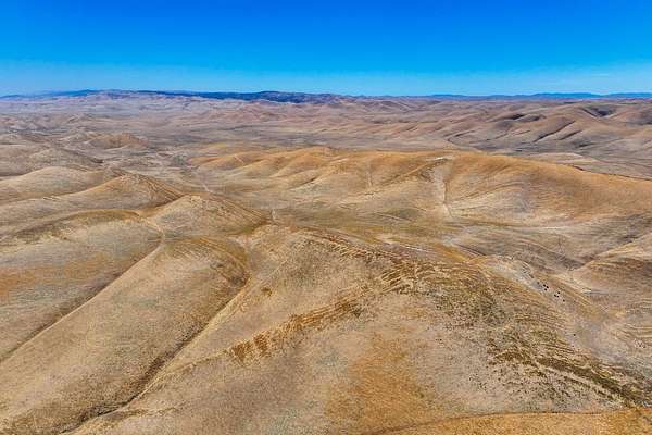 563 Acres of Agricultural Land for Sale in Lost Hills, California