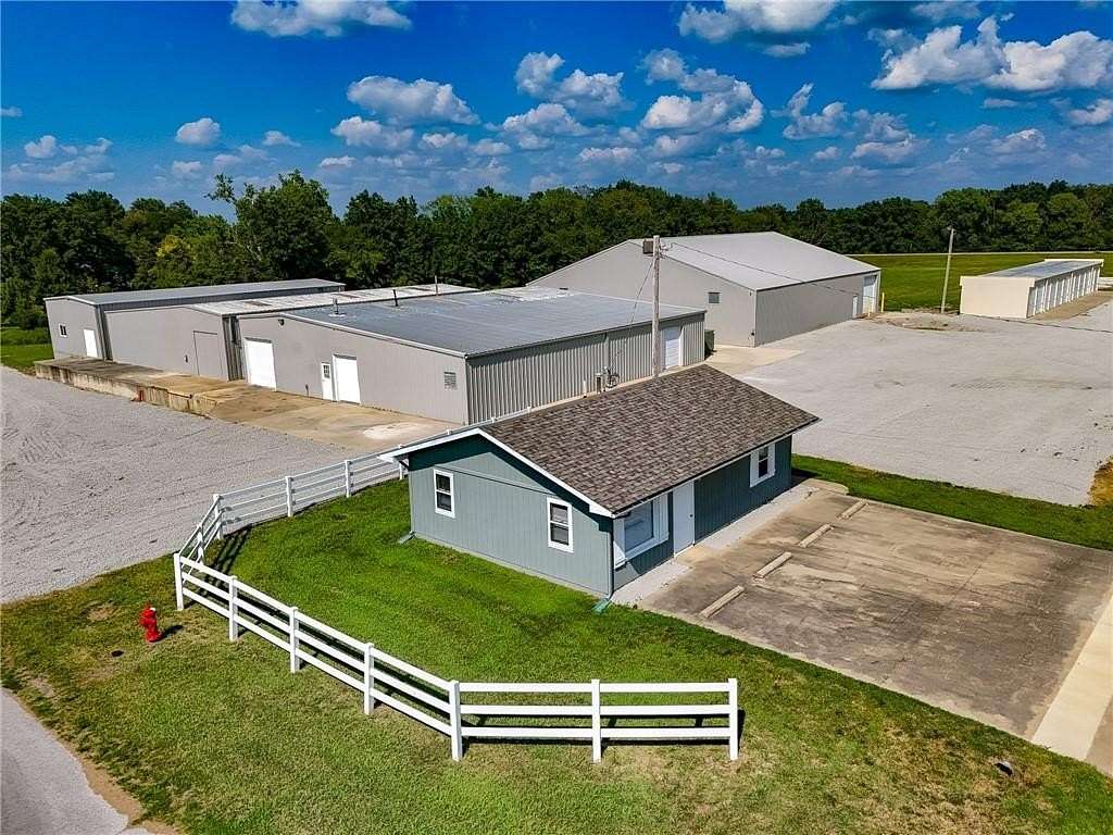 8.48 Acres of Commercial Land for Sale in Trenton, Missouri