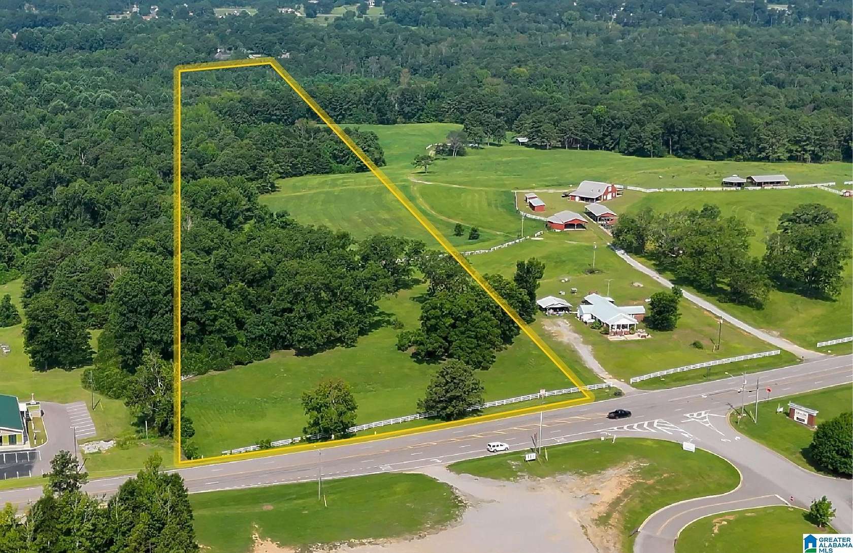 27 Acres of Mixed-Use Land for Sale in Clanton, Alabama