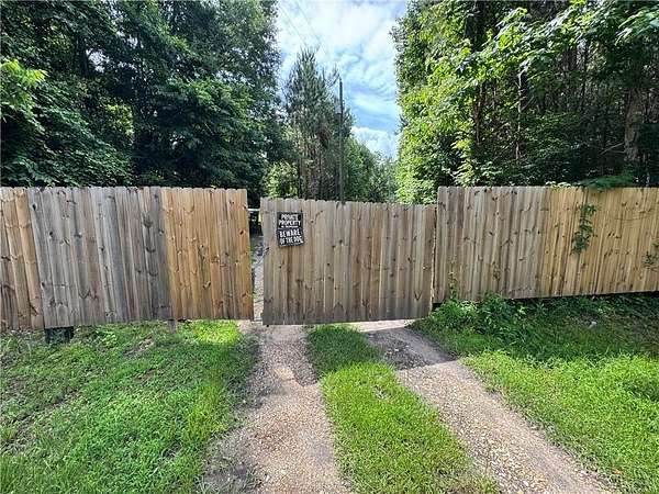 8 Acres of Land for Sale in Tuskegee, Alabama