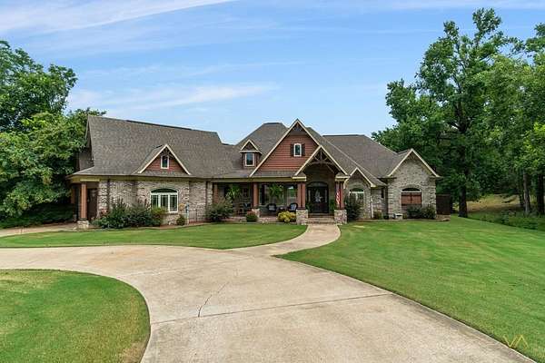 315 Acres of Land with Home for Sale in Water Valley, Mississippi