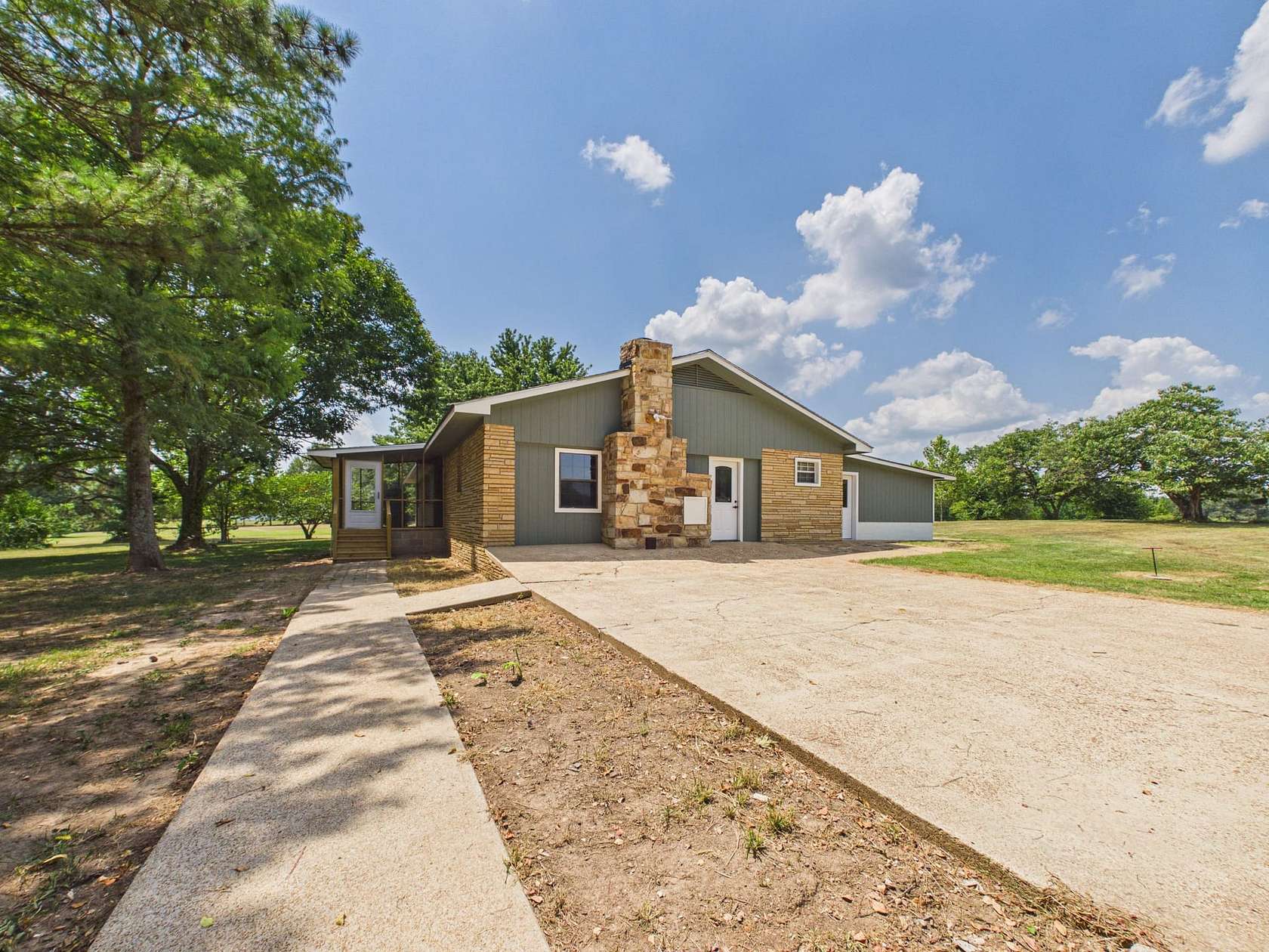 10 Acres of Land with Home for Sale in Magness, Arkansas