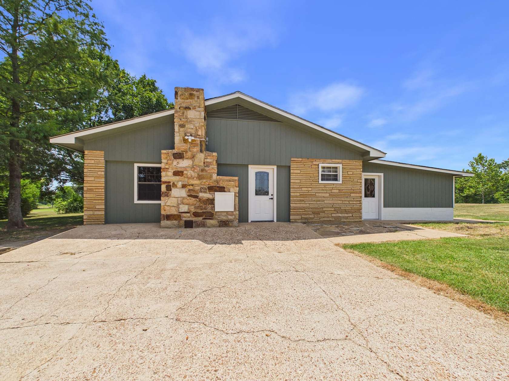 10 Acres of Land with Home for Sale in Magness, Arkansas