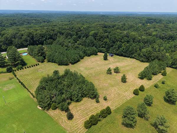 6.18 Acres of Residential Land for Sale in Ashland City, Tennessee