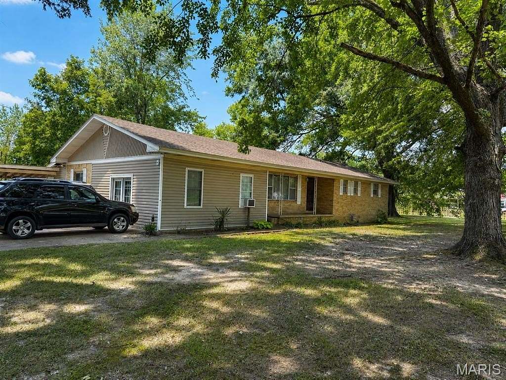 1.66 Acres of Land with Home for Sale in Poplar Bluff, Missouri