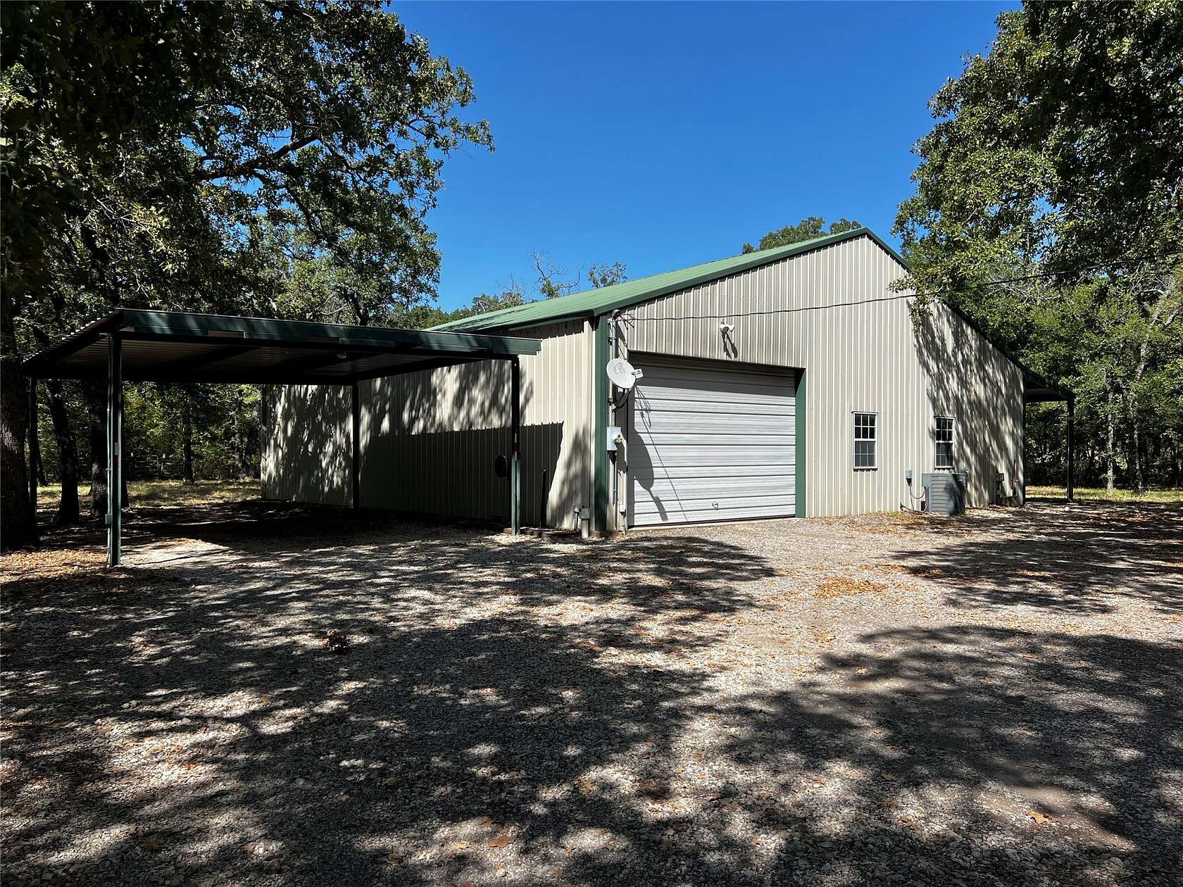 13 Acres of Land with Home for Sale in Kemp, Texas