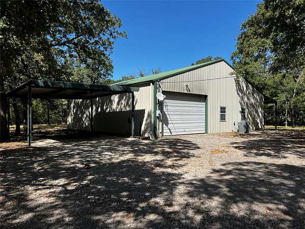 13 Acres of Land with Home for Sale in Kemp, Texas