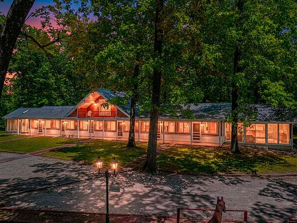 32.8 Acres of Mixed-Use Land for Sale in Flippin, Arkansas