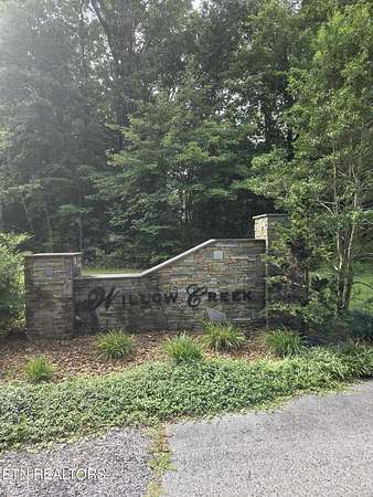 2 Acres of Residential Land for Sale in Crossville, Tennessee