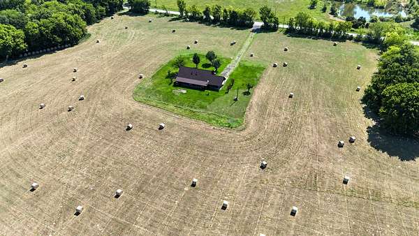 42 Acres of Land with Home for Sale in Mineola, Texas