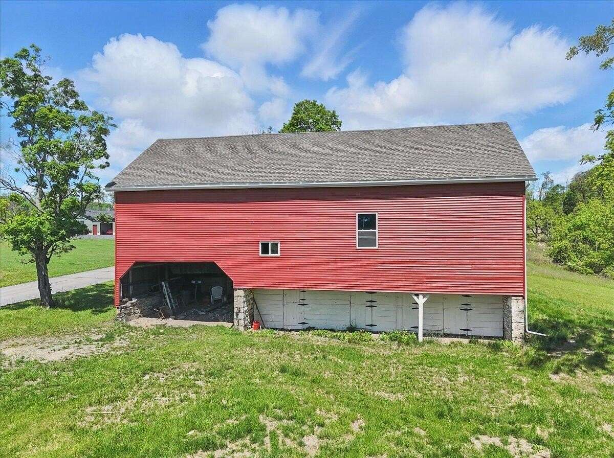 35 Acres of Land for Sale in Saylorsburg, Pennsylvania