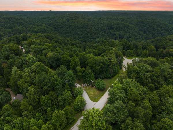 1 Acre of Residential Land for Sale in Campton, Kentucky