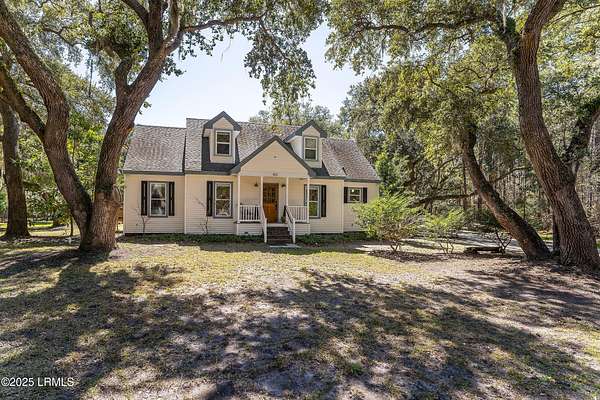 1.5 Acres of Land with Home for Lease in Saint Helena Island, South Carolina