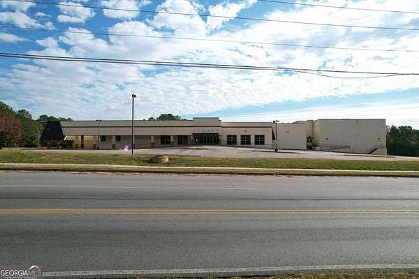 7.6 Acres of Improved Commercial Land for Sale in Riverdale, Georgia