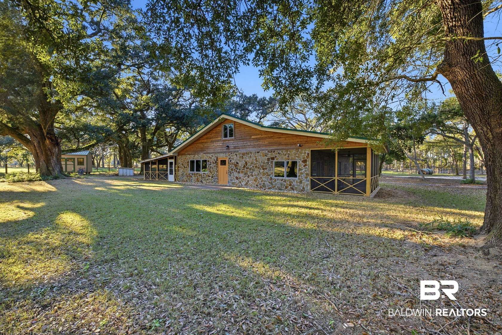 15 Acres of Land with Home for Lease in Elberta, Alabama