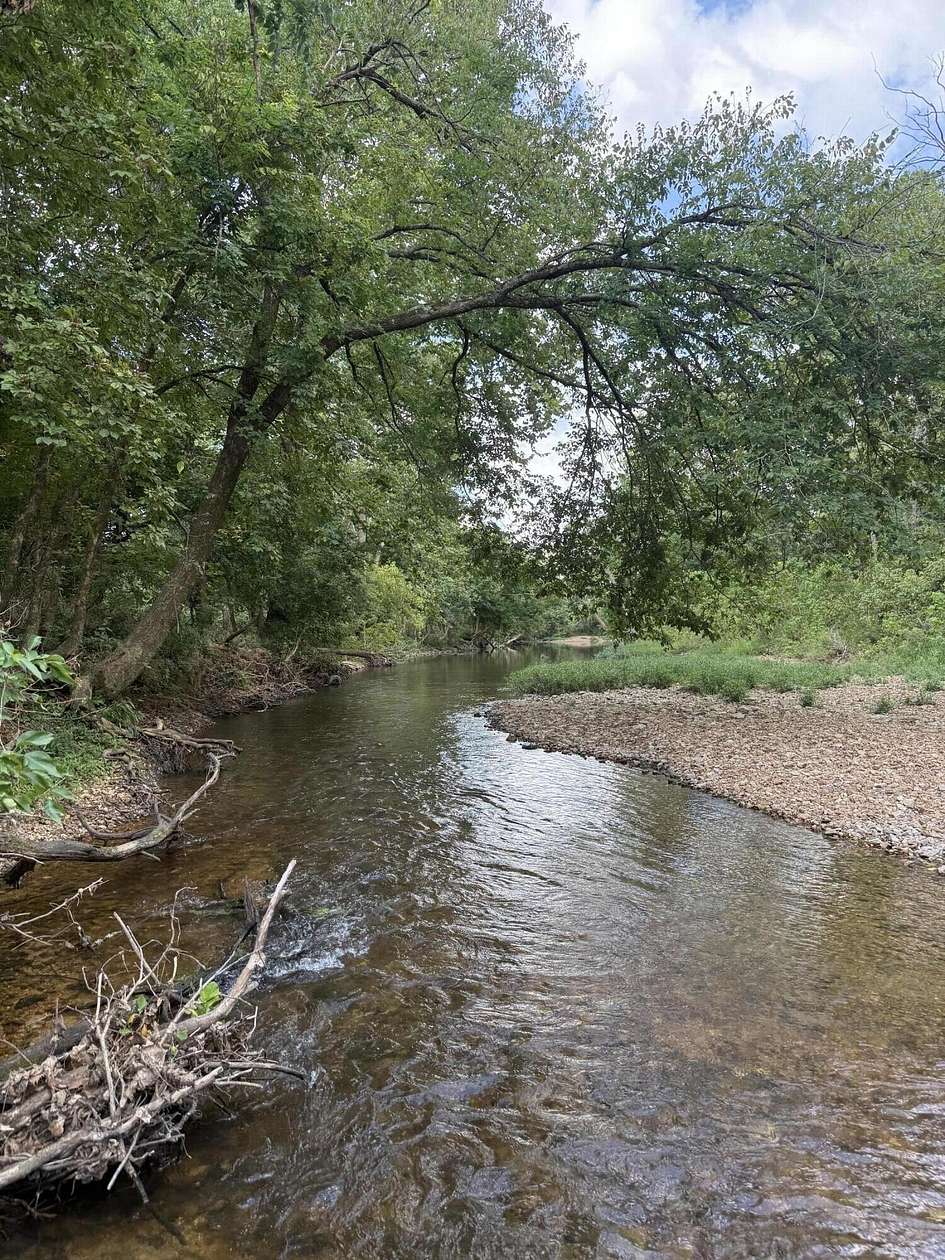 14 Acres of Recreational & Residential Land for Sale in Houston, Missouri