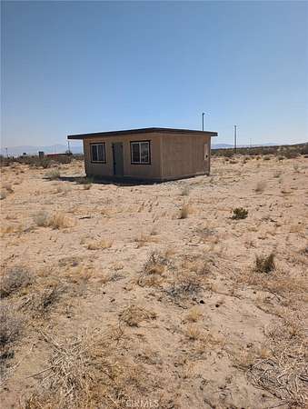 5 Acres of Land with Home for Sale in Landers, California