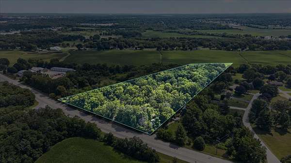 5.17 Acres of Agricultural Land for Sale in Rockford, Illinois