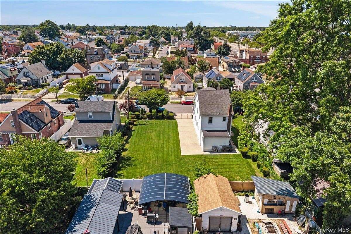 0.09 Acres of Residential Land for Sale in Laurelton, New York