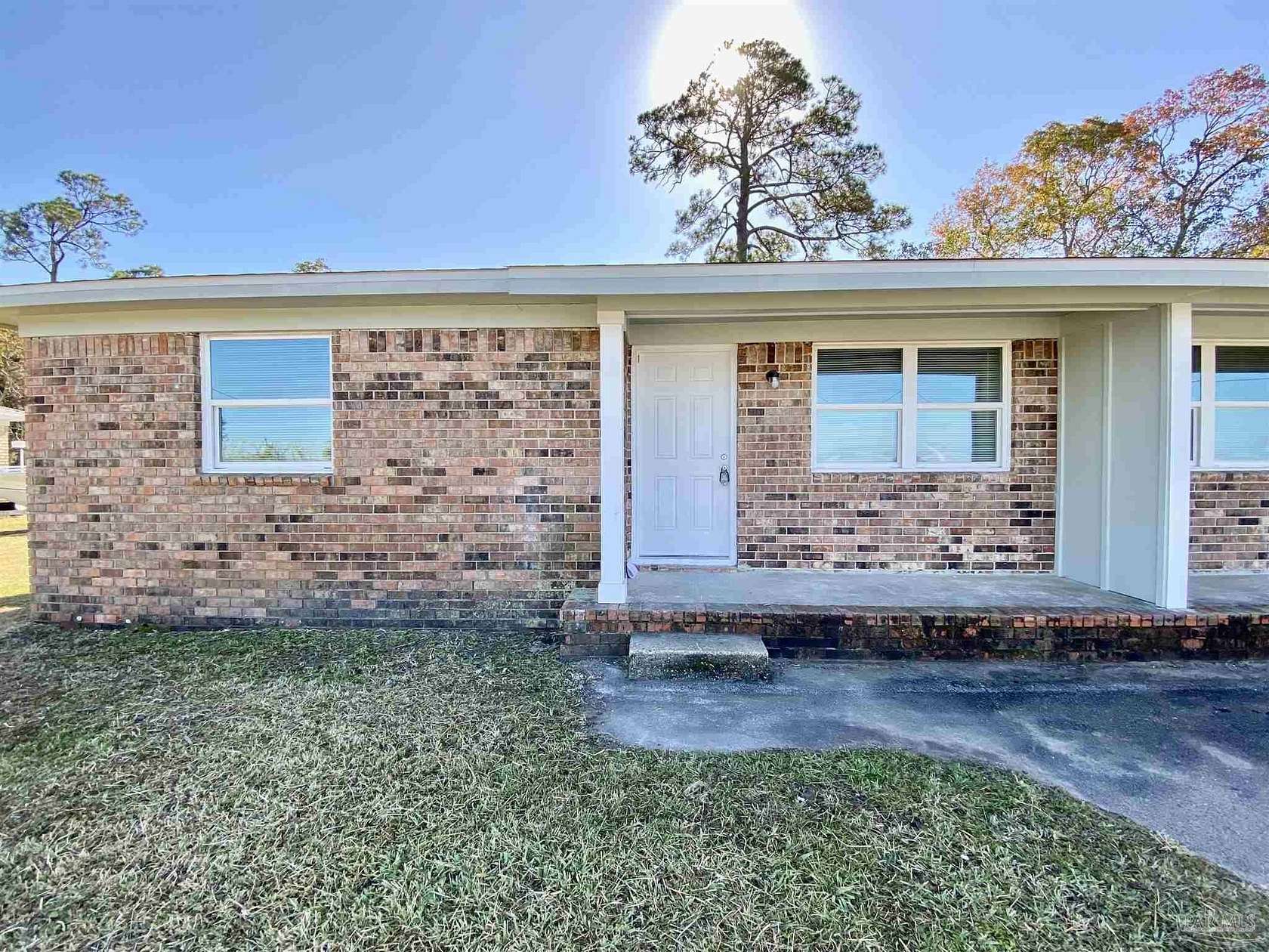 1.5 Acres of Land with Home for Lease in Pensacola, Florida