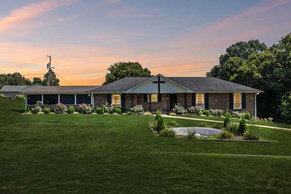 2.5 Acres of Improved Mixed-Use Land for Sale in Clarksville, Tennessee