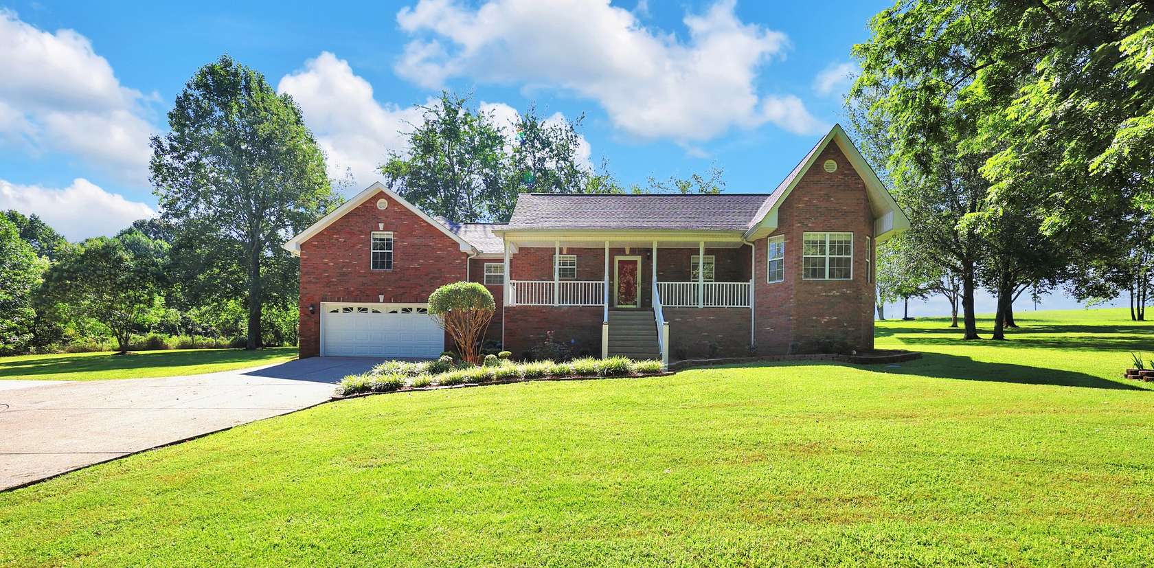 5.1 Acres of Land with Home for Sale in Pleasant View, Tennessee