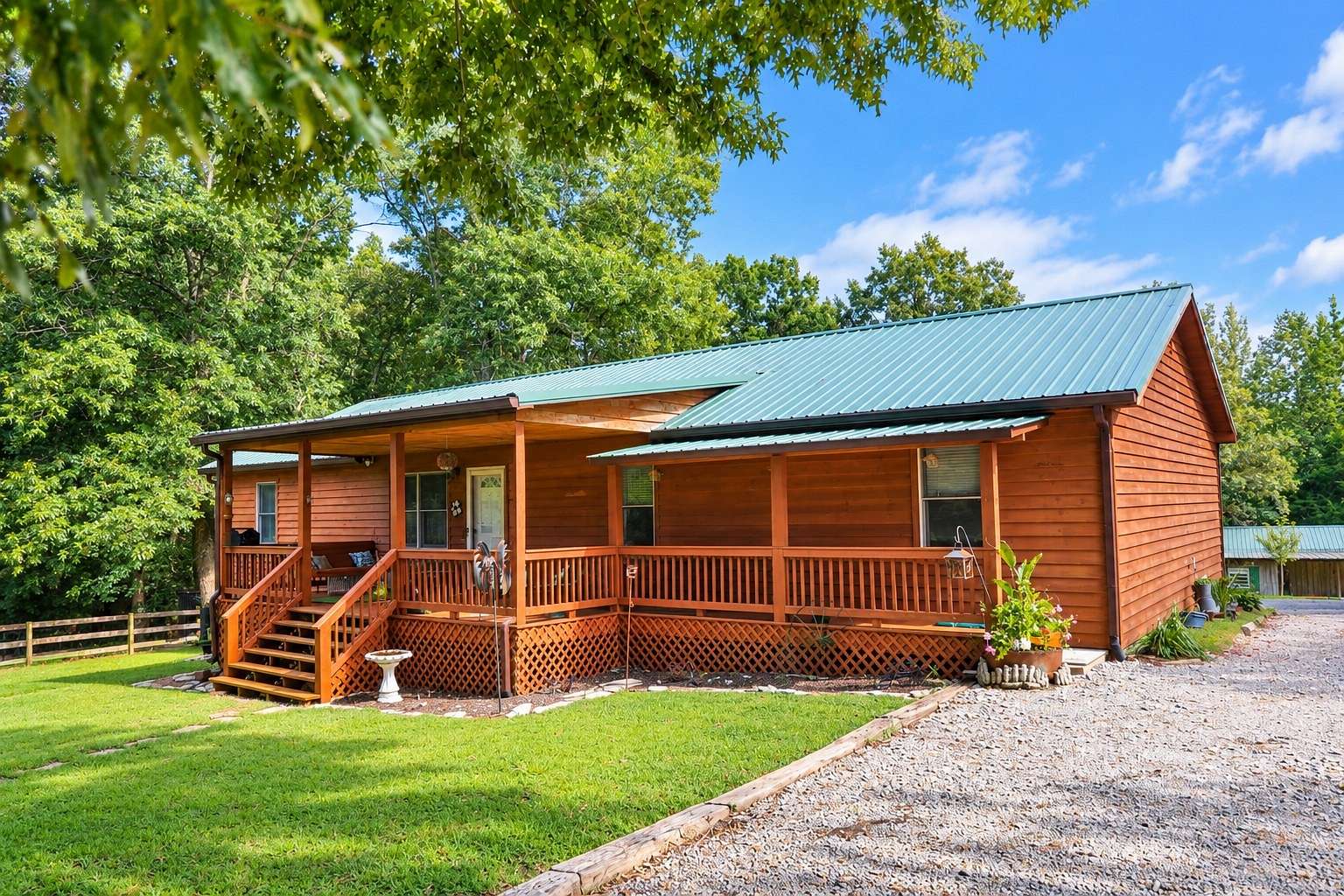 5.1 Acres of Land with Home for Sale in Clarksville, Tennessee