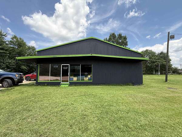 1.5 Acres of Improved Mixed-Use Land for Sale in Jasper, Texas