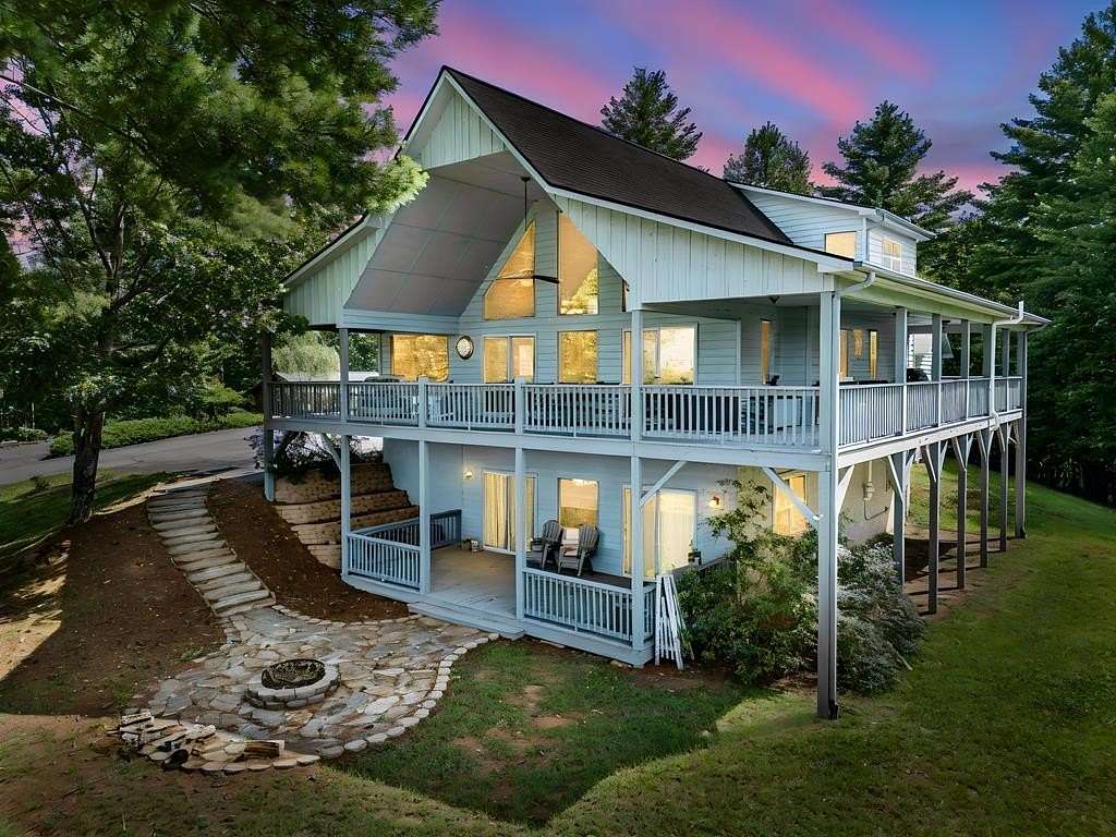 1.88 Acres of Land with Home for Sale in Murphy, North Carolina