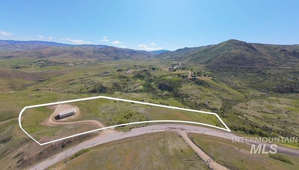 10.5 Acres of Land for Sale in Horseshoe Bend, Idaho