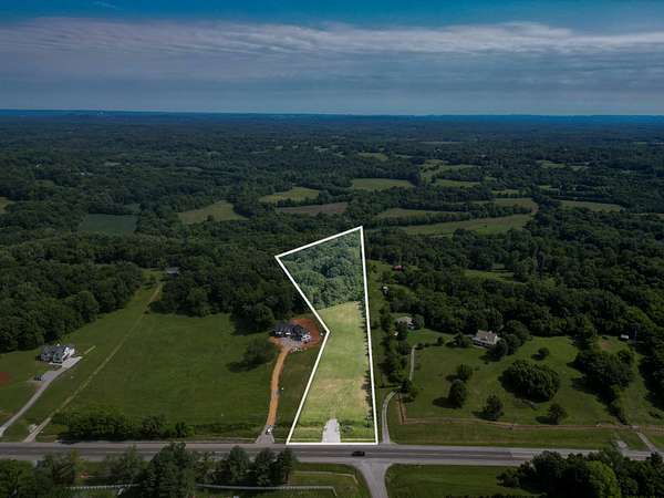 5 Acres of Residential Land for Sale in Columbia, Tennessee