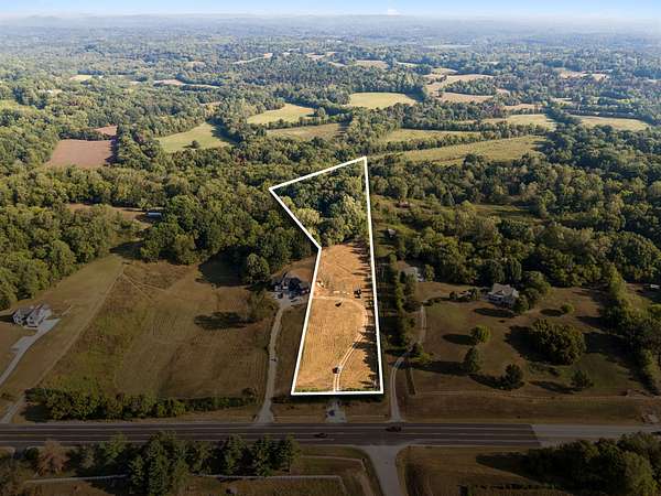 5 Acres of Residential Land for Sale in Columbia, Tennessee
