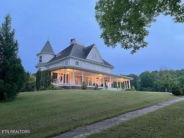 22 Acres of Land with Home for Sale in Harriman, Tennessee