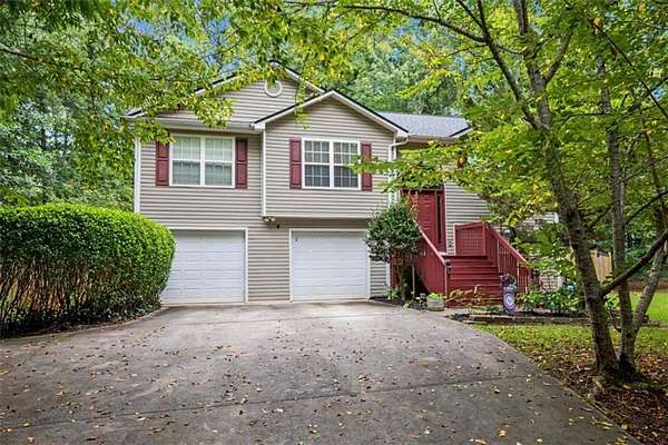 3.13 Acres of Land with Home for Sale in Newnan, Georgia