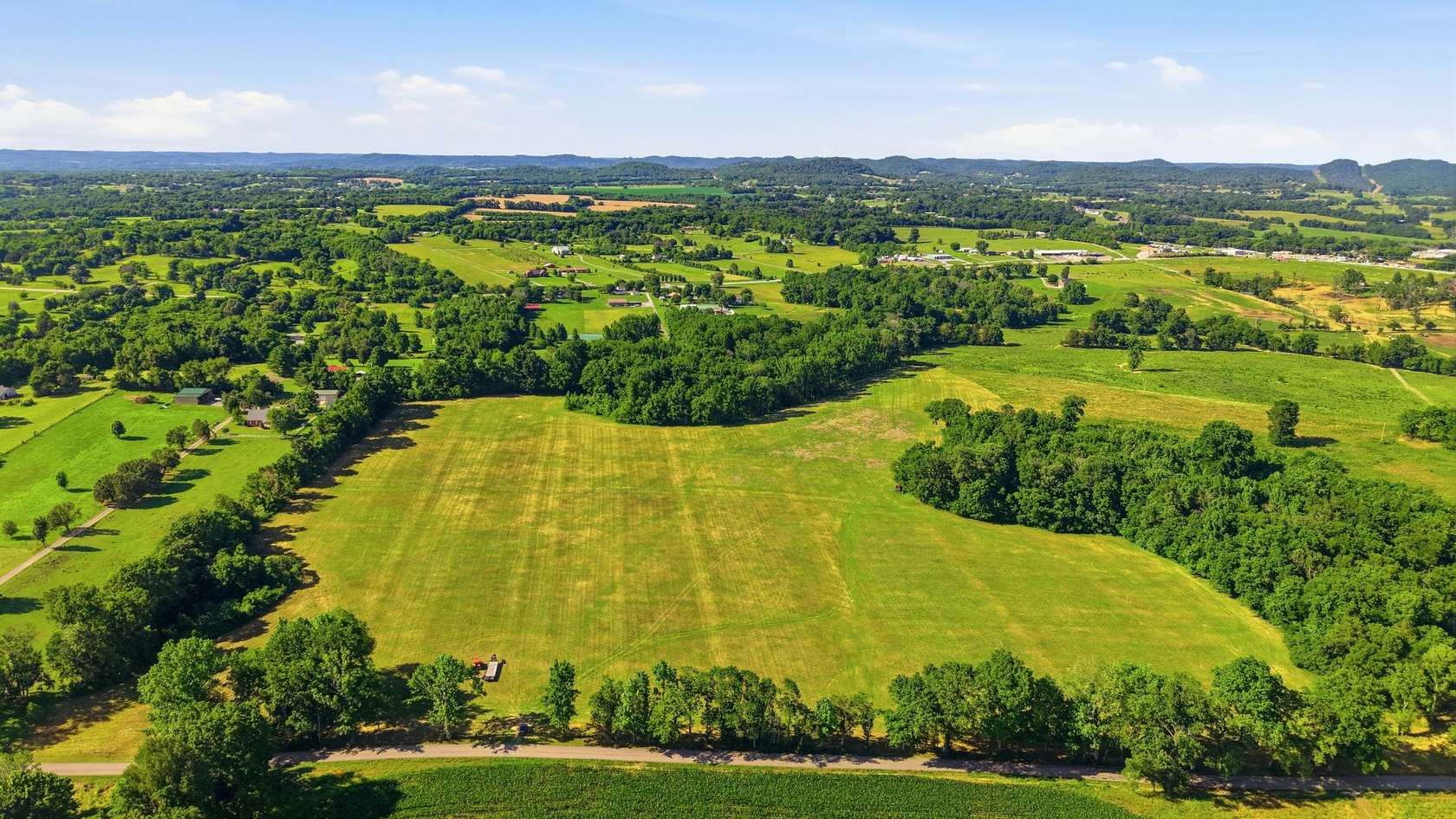 5 Acres of Residential Land for Sale in Castalian Springs, Tennessee