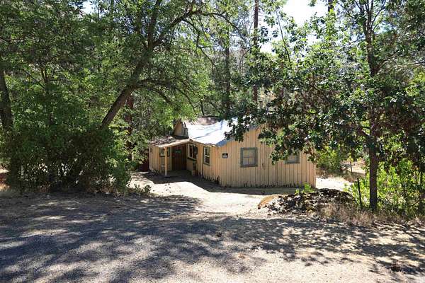 104 Acres of Recreational Land for Sale in Klamath River, California