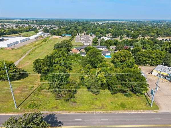 1.33 Acres of Mixed-Use Land for Sale in Fort Smith, Arkansas