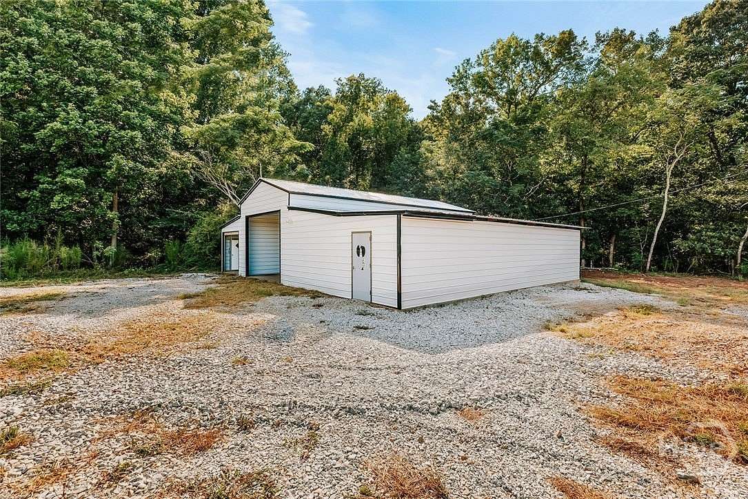 26.6 Acres of Recreational & Residential Land for Sale in Colbert, Georgia